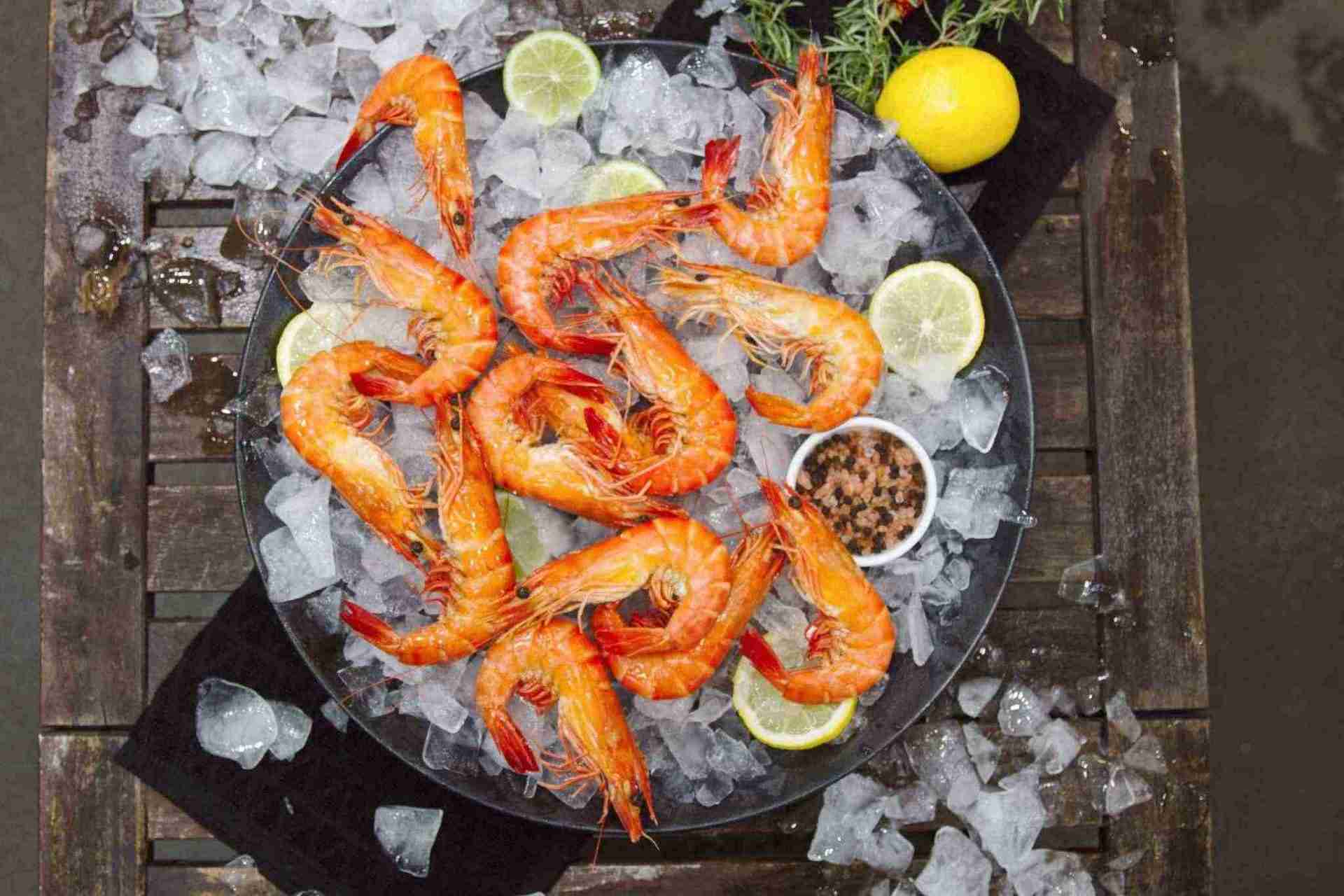 http://getfish.com.au/cdn/shop/products/Cooked-Large-Tiger-Prawns-scaled.jpg?v=1689733135