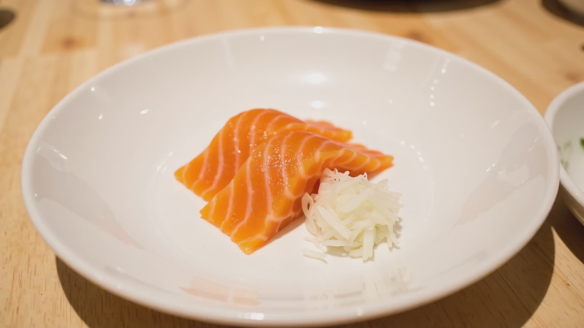 オラキングサーモン刺身 200gあたり – Getfish Seafood